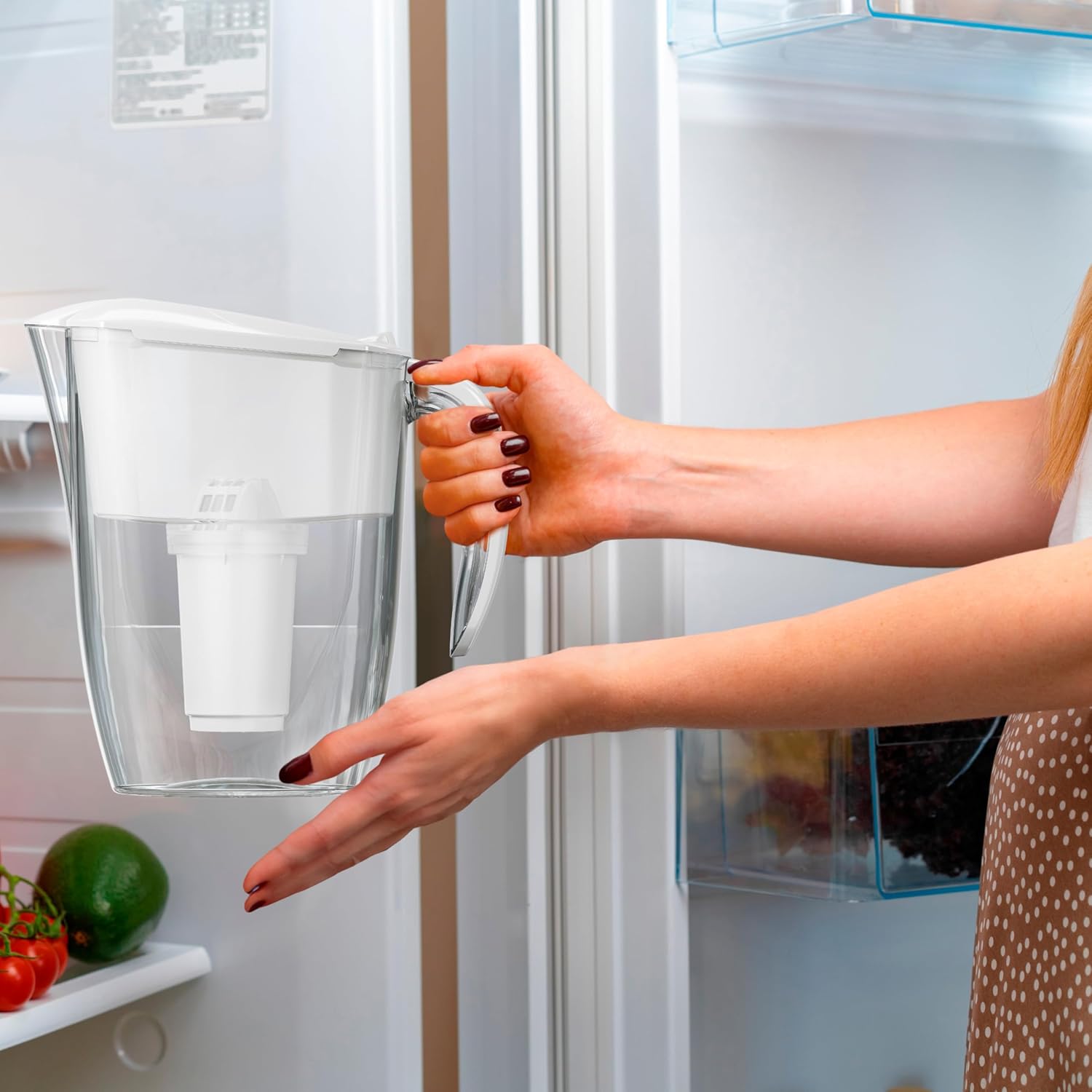 AQUAPHOR Smile Water Filter Jug - 2.9L, Fits Fridge Doors, Lightweight, Space-saving, Includes 1 x A5 350L Filter with added Magnesium, Reduces Limescale, Chlorine, Microplastics - White - Image 5